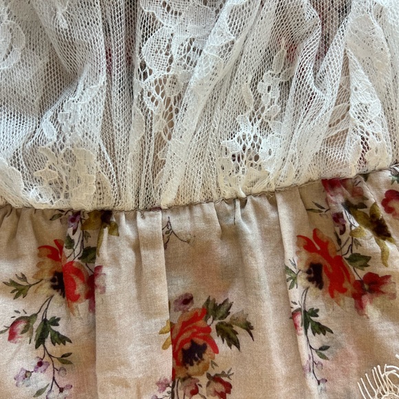 V. Chapman The Mia Dress in Natural Dainty Floral - Picture 10 of 16